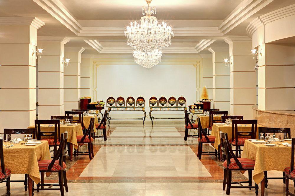 Le Meridien אל-מדינה מראה חיצוני תמונה The restaurant