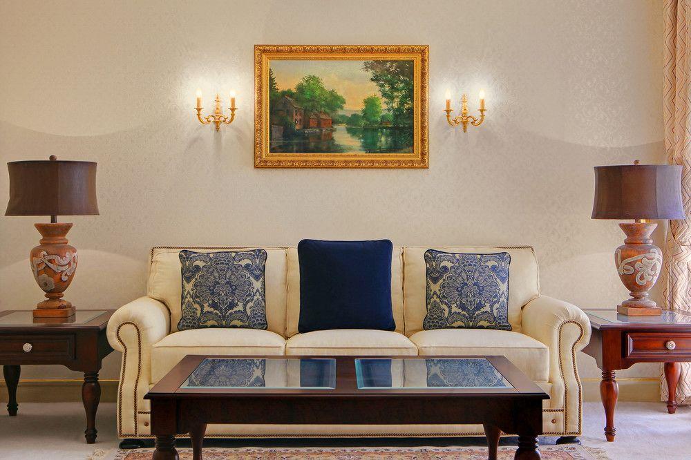 Le Meridien אל-מדינה מראה חיצוני תמונה A living room with a sofa