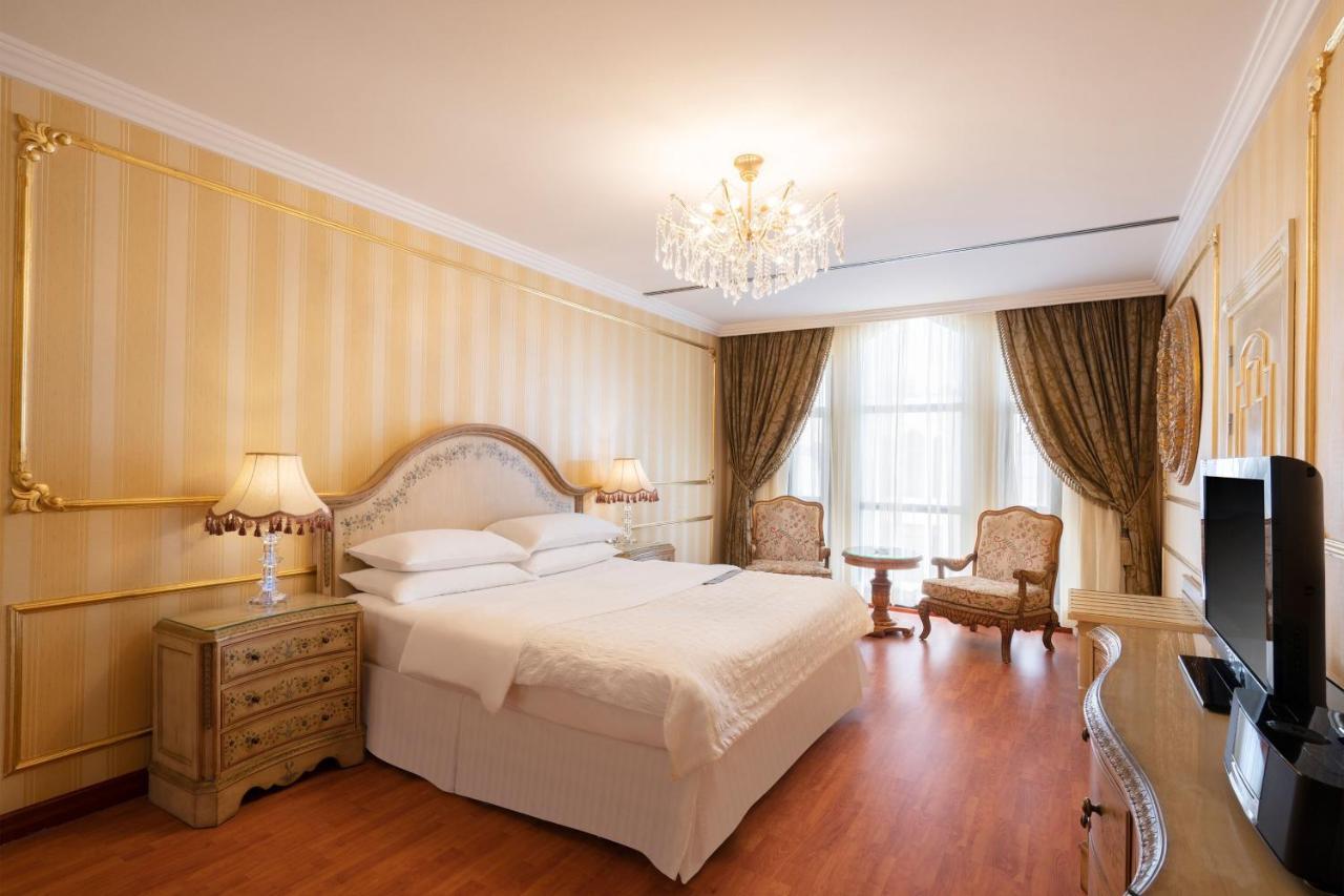 Le Meridien אל-מדינה מראה חיצוני תמונה A bedroom in the hotel